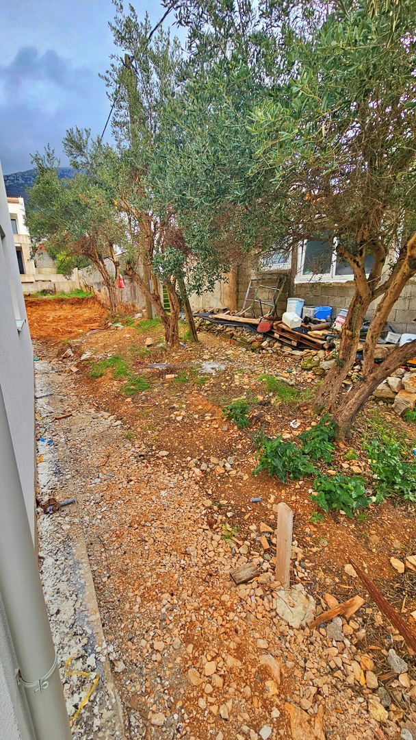 VENDITA: Ampio trilocale con grande giardino – Kaštel Stari (Nuova costruzione)